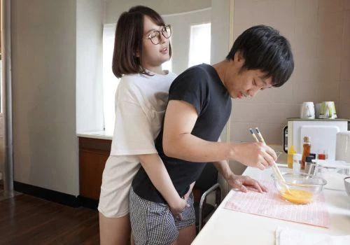 Phê hết nấc bên cô em đồng nghiệp nóng bỏng sau giờ làm